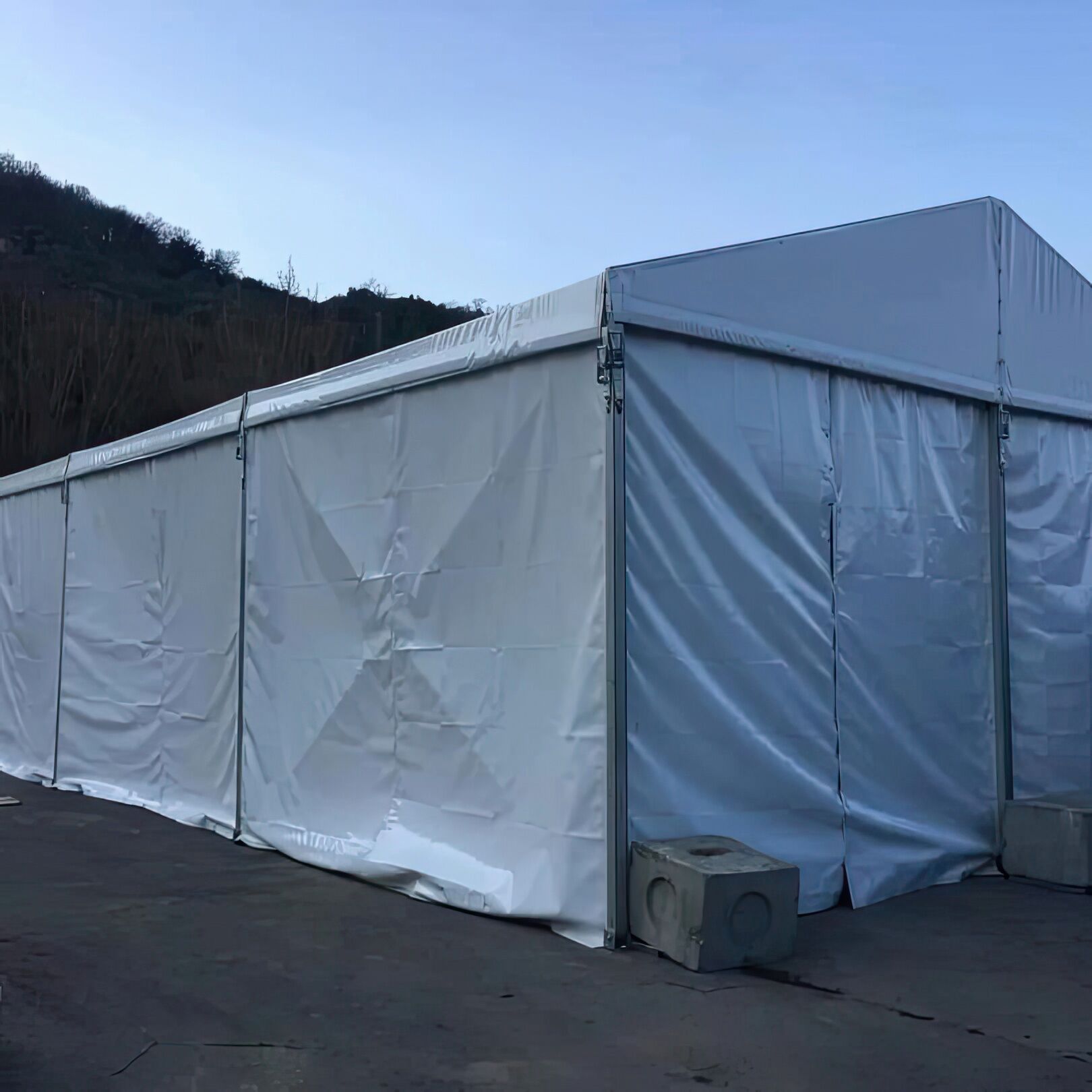 Esempio di capannone modulare per eventi