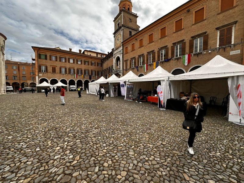 Gazebo installati a Modena per il Motor Valley Fest 2024
